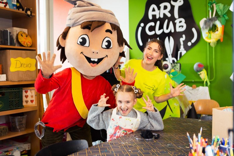 Tvoríme s maskotmi a animátormi v kreatívnom štúdiu ArtClub - Atrium Hotel - Trinity Hotels.sk 