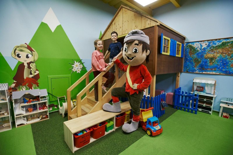 Deti a maskot v MiniMe — dvojpodlažný detský svet pre malých aj veľkých v Atrium Hoteli - Trinity Hotels.sk 