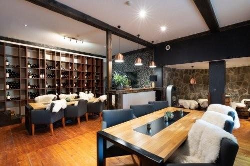 WCT Bar v Atrium Hoteli - Trinity Hotels.sk 